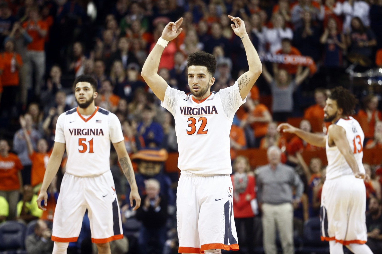 Virginia Cavaliers - London Perrantes