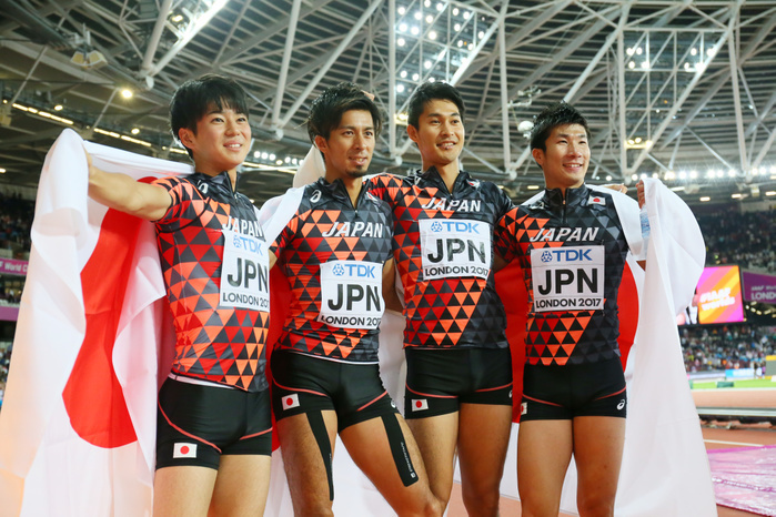2017年大会男子4×100mリレー日本代表（銅メダル獲得セレモニー）