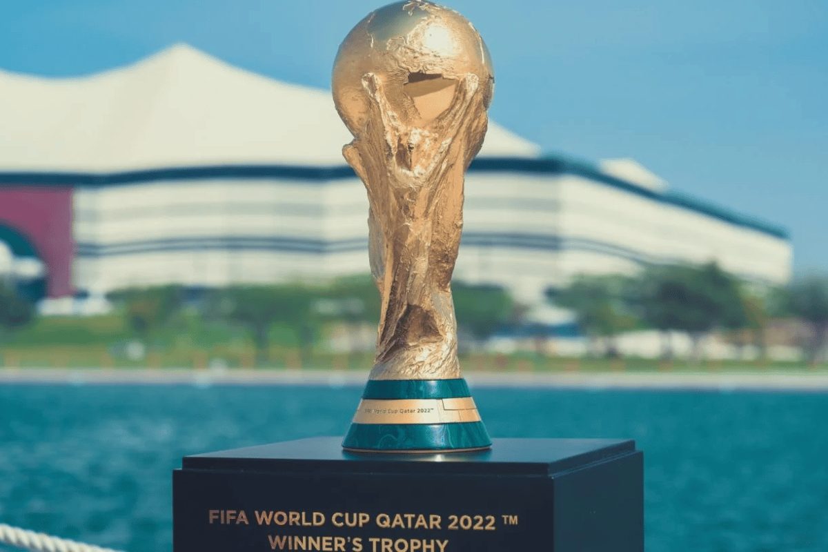 FIFAワールドカップ2022トロフィー